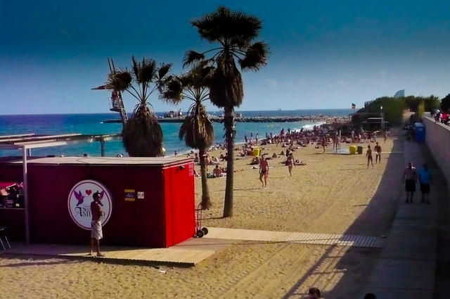 Gerald Moore / Flickr / CC-BY 2.0 Пляж Мар-Белла